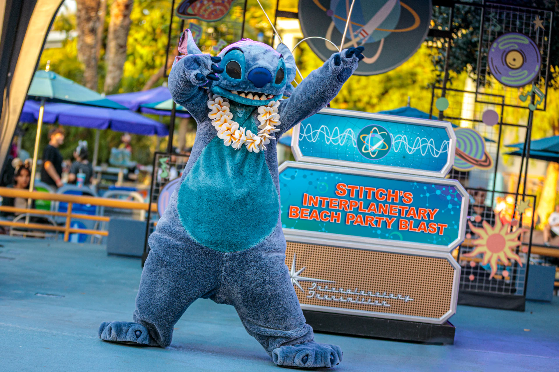 Stitch's Interplanetary Beach Party Bash dance party at Disneyland. Image: Disney