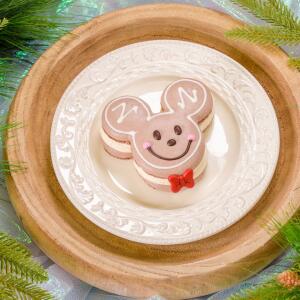 Sticky Toffee Pudding Macaron