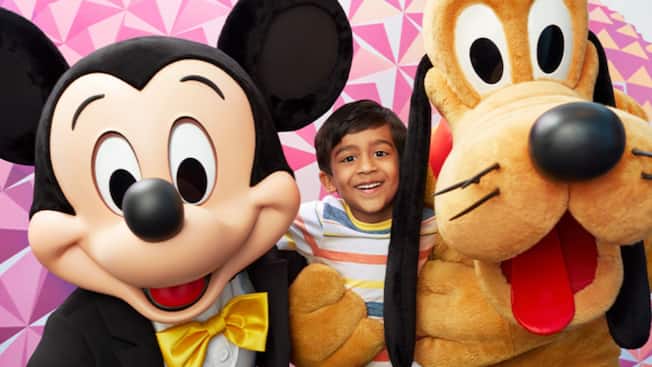 Disney® Visa® Cardmember Photo Opportunity at EPCOT