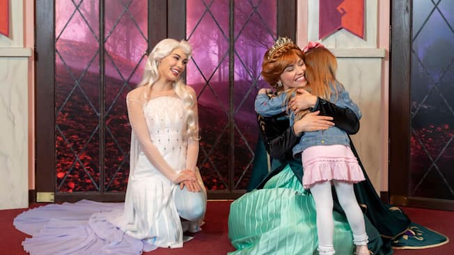 Anna & Elsa's Royal Welcome