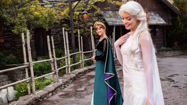 Thumbnail of Meet Anna and Elsa at Royal Sommerhus