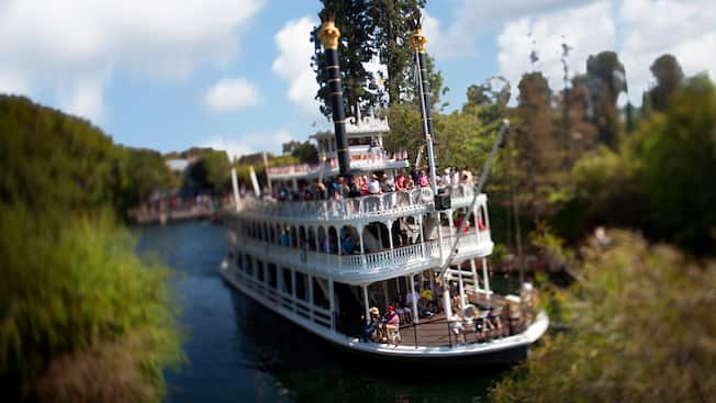 Thumbnail of Mark Twain Riverboat