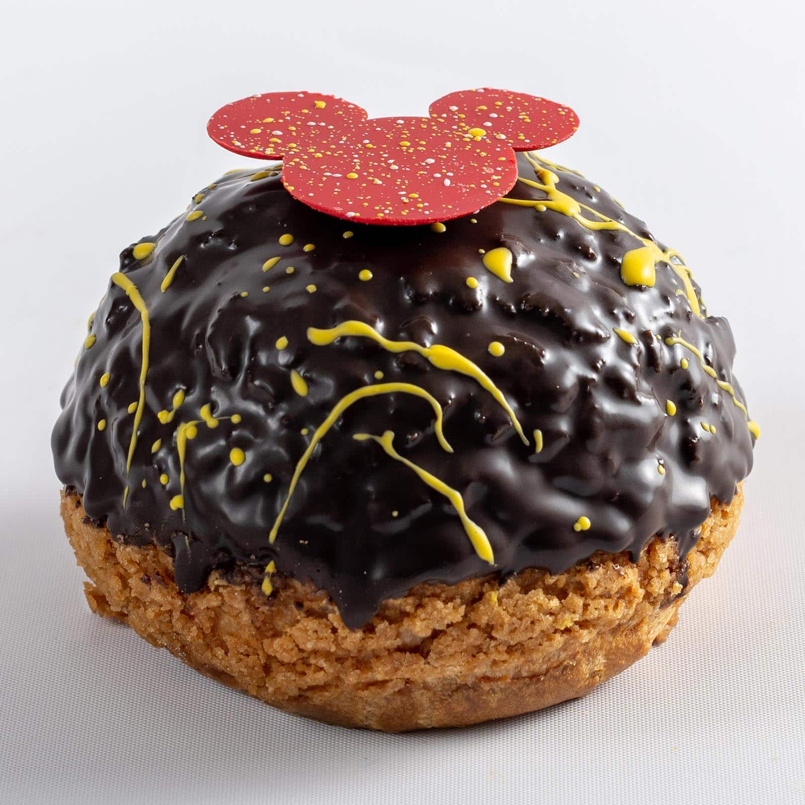 Chocolate-dipped Cream Puff