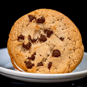 Nestlé®Toll House® Vanilla Chocolate Chip Cookie Sandwich