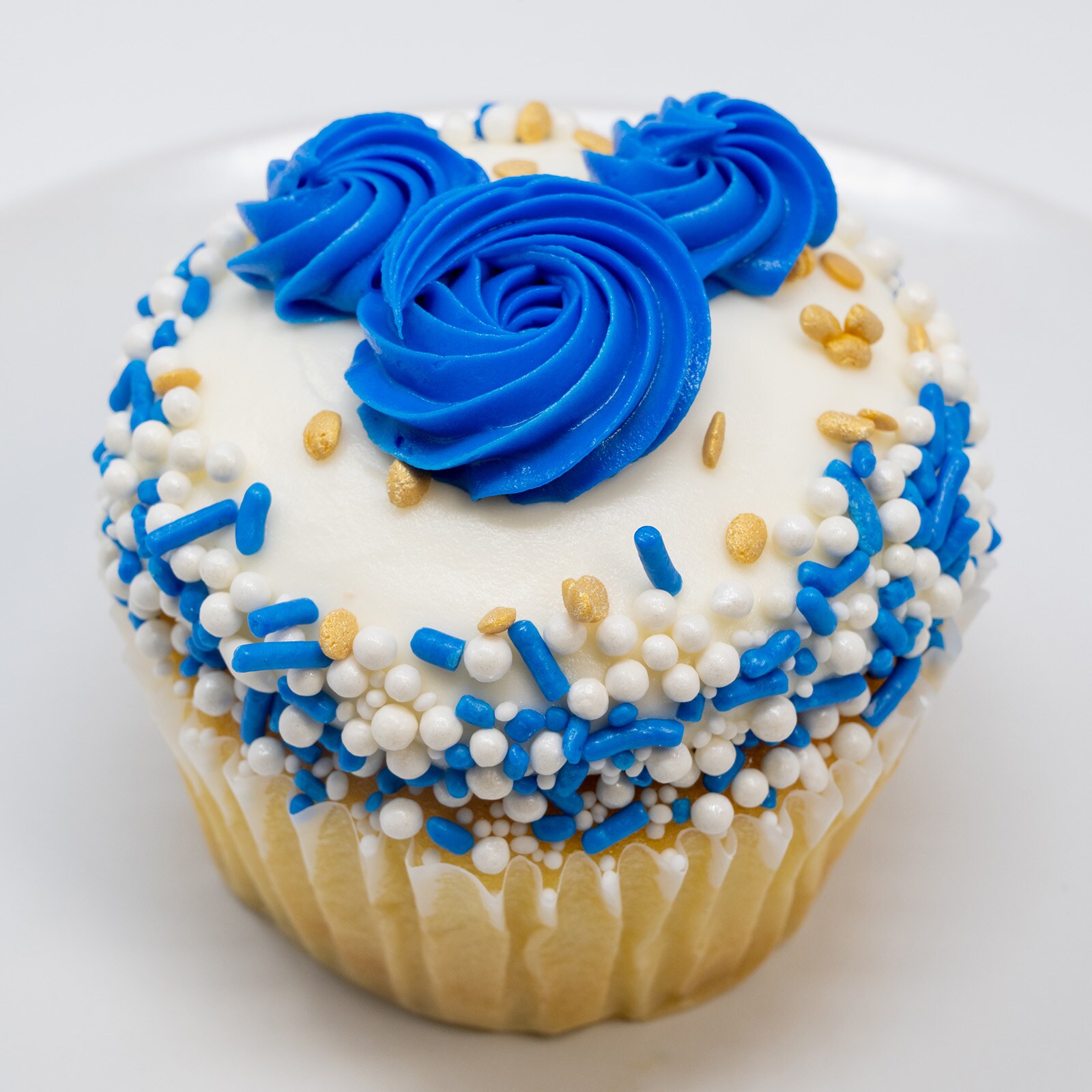 Mickey Holiday Vanilla Cupcake