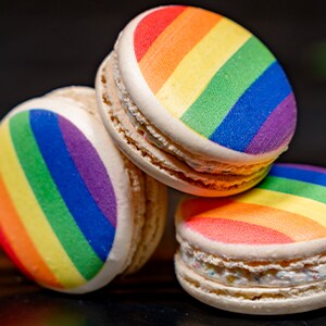 Assorted Macarons 