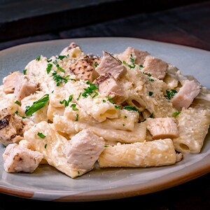 Fish/Shellfish Allergy-Friendly Four Cheese Roasted Garlic Chicken Pasta