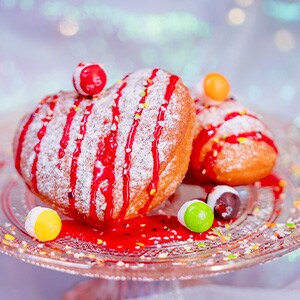 Candy-flavored Heart-shaped Beignets