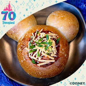 Walt's Chili Bread Bowl 