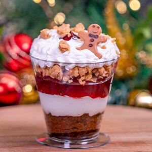 Gingerbread-Cranberry Cheesecake Trifle 