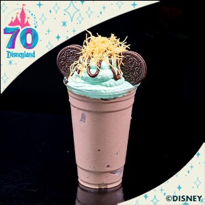 Strawberry, Hazelnut, Chocolate & Pistachio Mickey Shake [Available starting January 8]