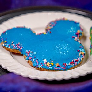 Mixed Berry Cheesecake Hand Tart