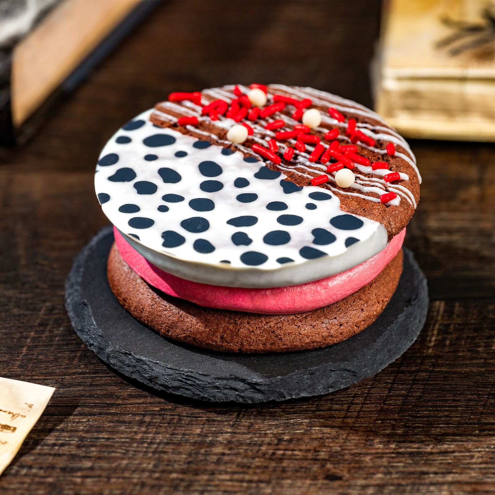 Cruella Cookie Sandwich