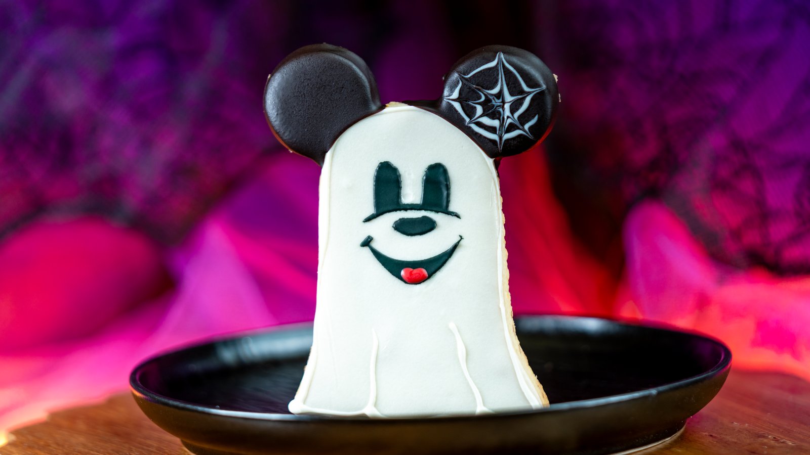 Mickey-shaped Ghost Cookie 
