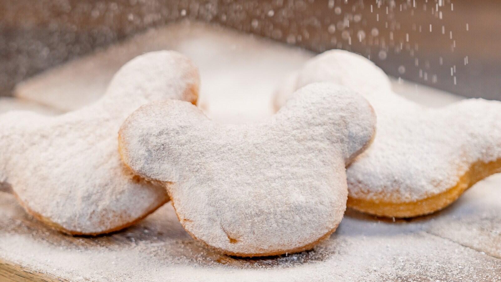 Pineapple-flavored Mickey-shaped Beignets 3-pack